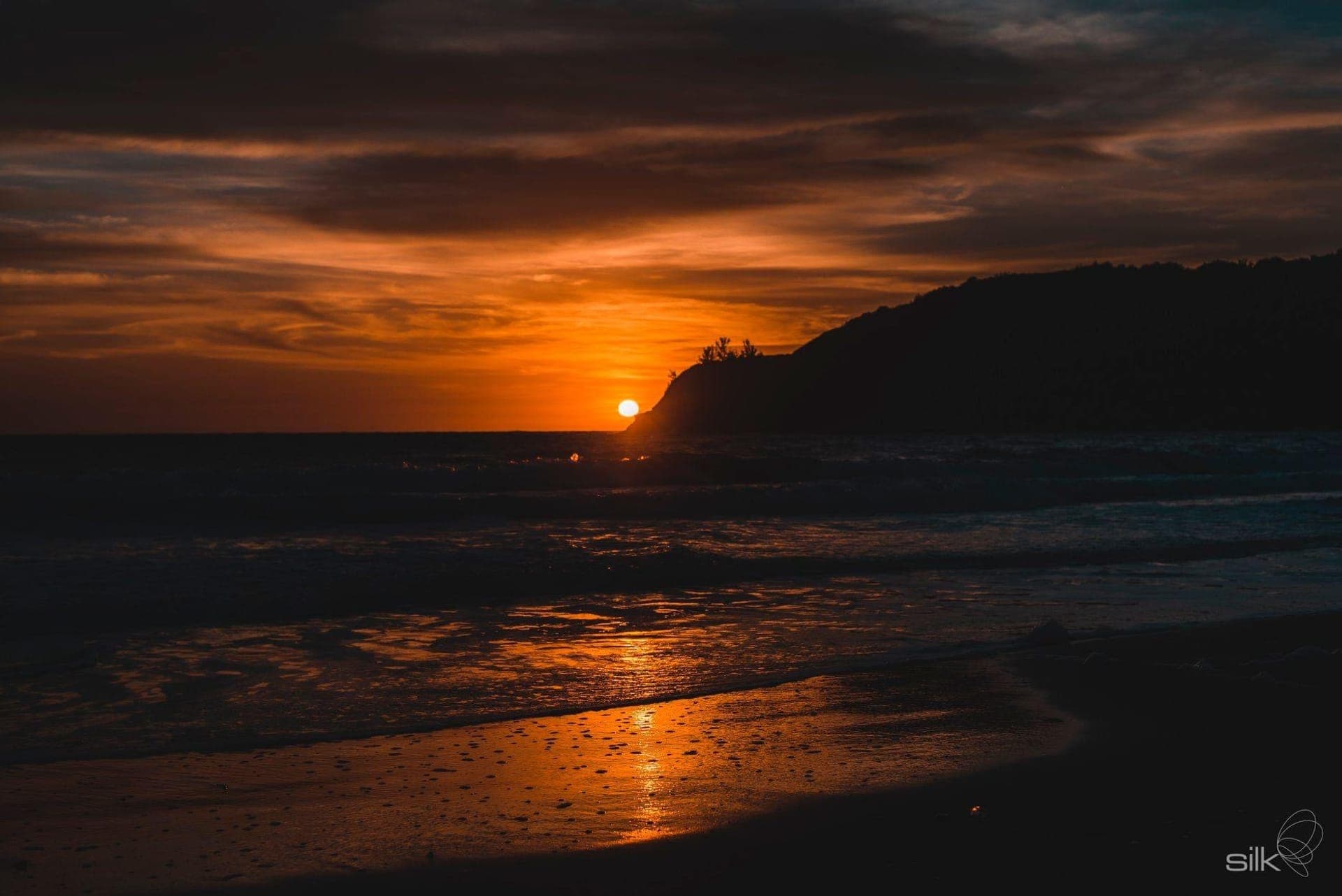 Silk Beach Club - Sunset na Praia Brava, Buzios